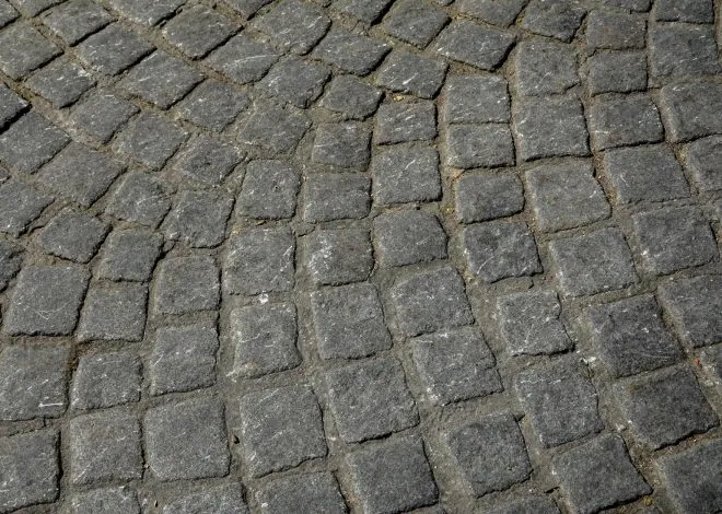 Czyszczenie kostki brukowej na wiosnę – sprawdzone metody!